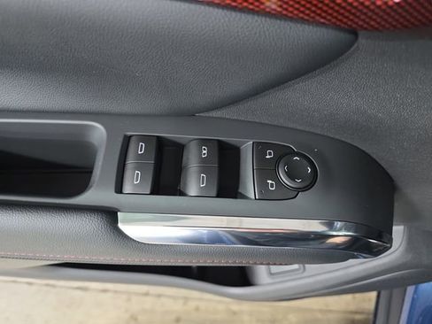 New 2026 Chevrolet Traverse Z71 w/ Driver Confidence Package image 29