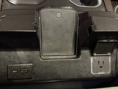 Used 2023 GMC Sierra 1500 Denali w/ Denali Reserve Package image 37