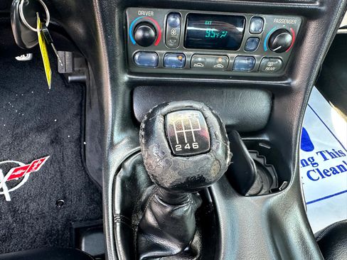 Used 2004 Chevrolet Corvette Convertible w/ Preferred Equipment Group image 12