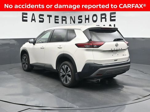 Used 2023 Nissan Rogue SV image 3