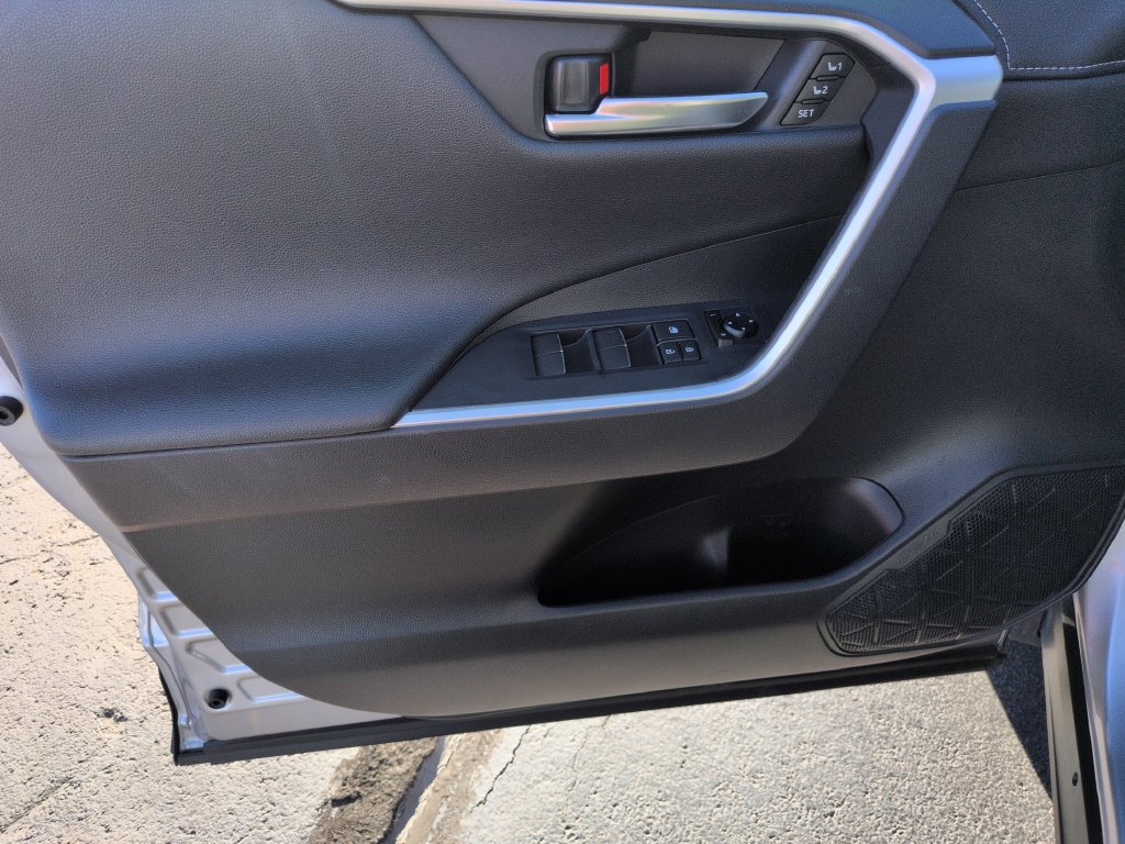 Used 2019 Toyota RAV4 Limited w/ Advanced Technology Package AWD/4WD image 10
