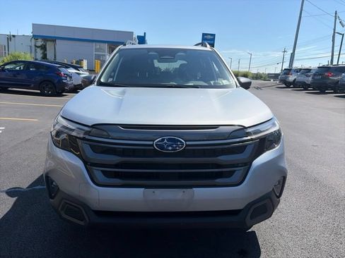 Used 2025 Subaru Forester Limited AWD/4WD image 4