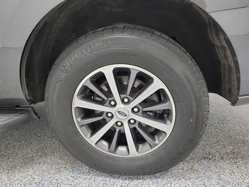 Used 2020 Ford Expedition XLT image 5