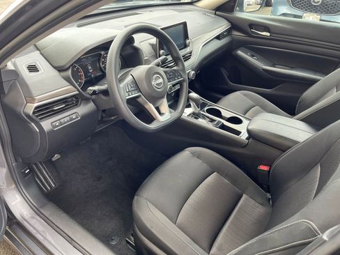 Used 2024 Nissan Altima 2.5 SV FWD image 34