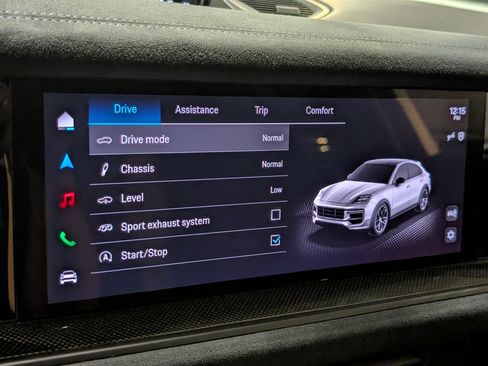 Certified 2025 Porsche Cayenne Turbo GT AWD/4WD image 38