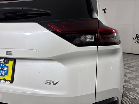 Used 2023 Nissan Rogue SV w/ SV Premium B Package FWD image 35