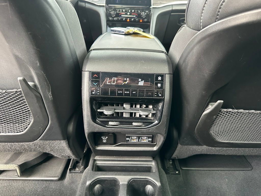 Used 2023 Jeep Grand Cherokee L Overland AWD/4WD image 25