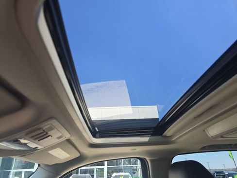 Used 2014 Cadillac Escalade ESV Premium image 10