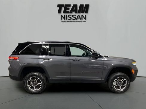 Used 2022 Jeep Grand Cherokee Trailhawk w/ Luxury Tech Group III AWD/4WD image 8
