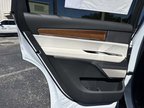 New 2026 Cadillac Vistiq Luxury image 13