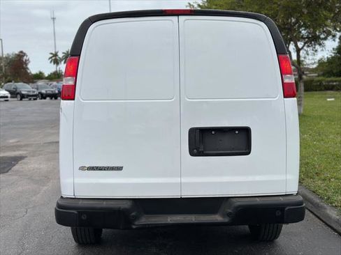 Used 2021 Chevrolet Express 2500 w/ Driver Convenience Package image 7