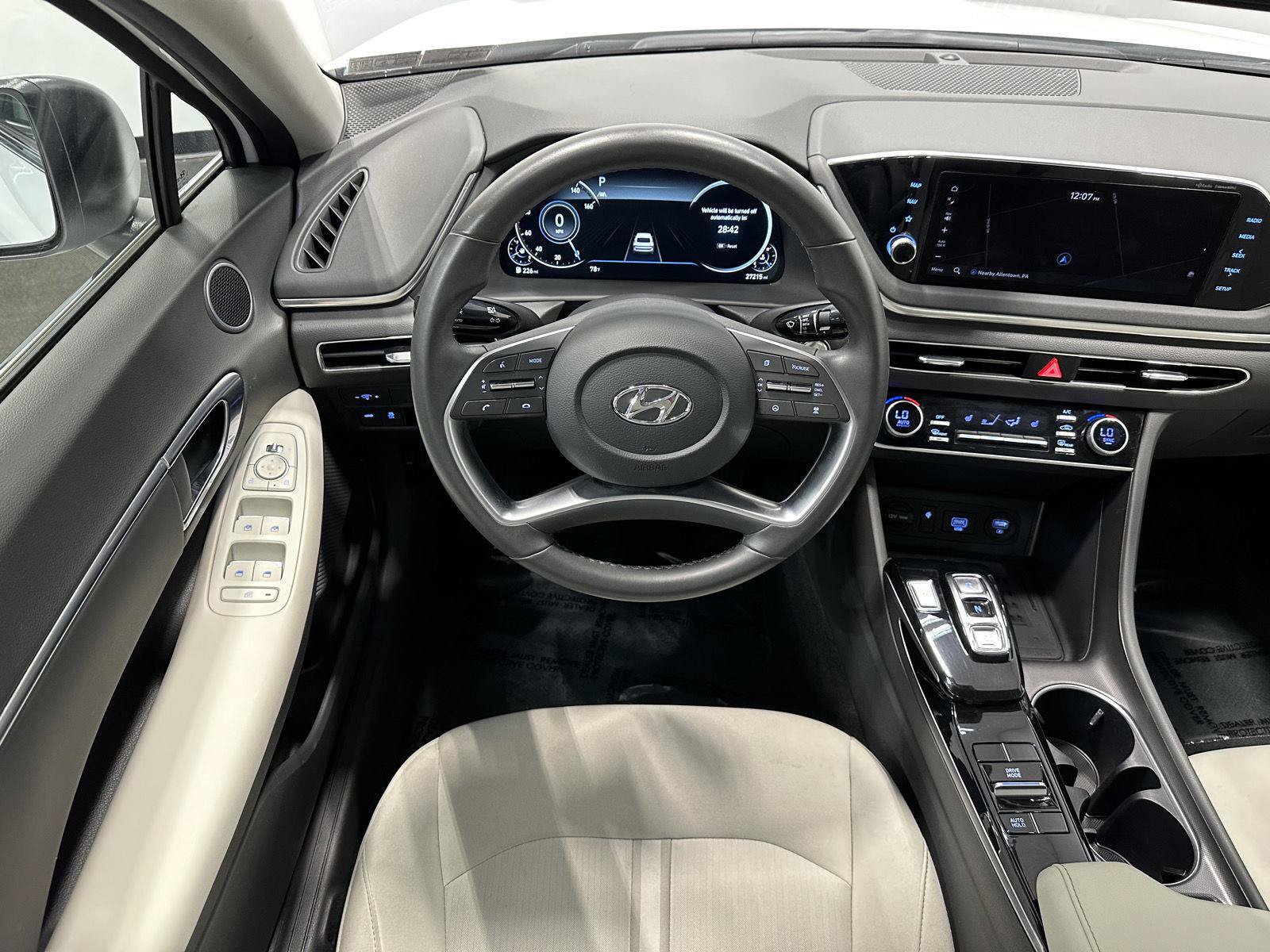 Certified 2023 Hyundai Sonata SEL w/ Convenience Package FWD image 18
