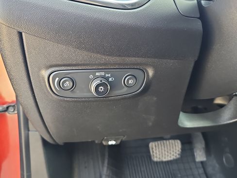 Used 2020 Chevrolet Equinox LT FWD image 23