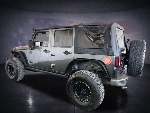 Used 2016 Jeep Wrangler Unlimited Sahara image 19