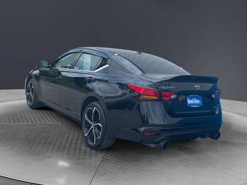 Used 2024 Nissan Altima 2.5 SR w/ SR Premium Package AWD/4WD image 3