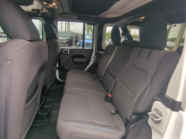 Used 2023 Jeep Wrangler Unlimited Rubicon 4xe AWD/4WD image 15