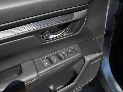 Used 2025 Honda CR-V Sport image 12