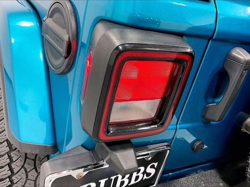 Used 2020 Jeep Wrangler Unlimited Sahara image 39