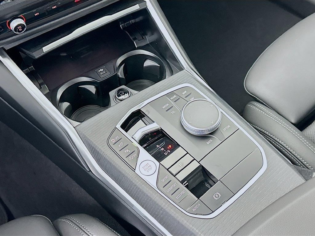 Used 2026 BMW 330i Sedan w/ Convenience Package RWD image 15