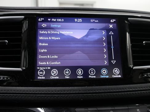 Used 2020 Chrysler Pacifica Limited FWD image 56