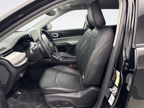 Used 2022 Jeep Compass Limited AWD/4WD image 11