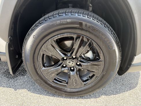 Certified 2024 Toyota Venza LE AWD/4WD image 23