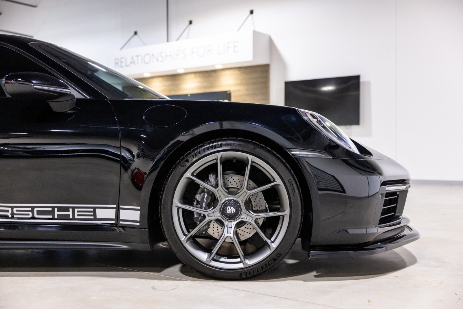Used 2020 Porsche 911 Carrera RWD image 23