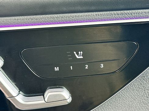 Used 2025 Mercedes-Benz GLC 300 4MATIC image 19