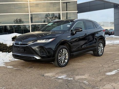 Used 2021 Toyota Venza XLE image 7