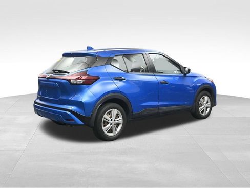 Used 2022 Nissan Kicks S FWD image 5