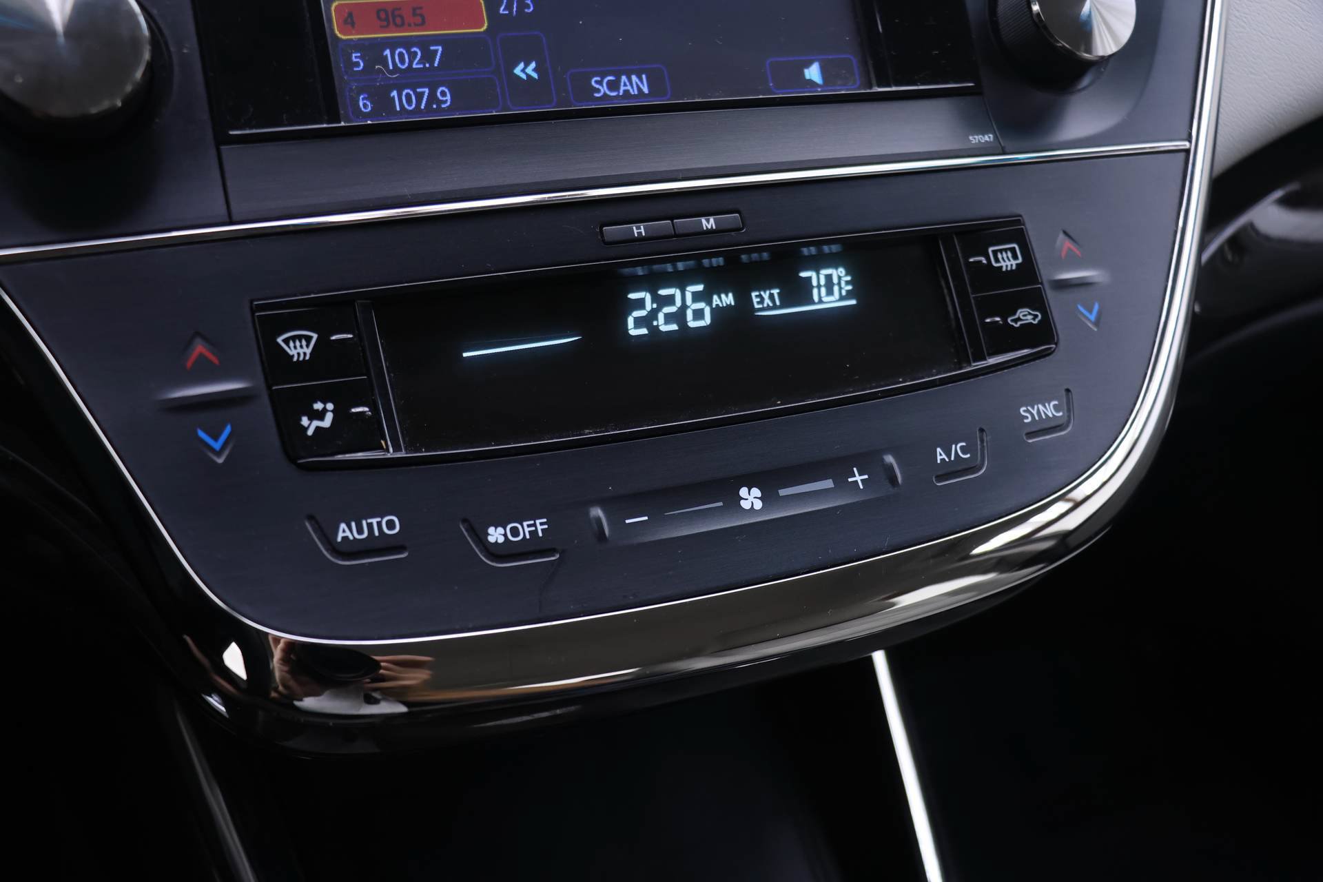Used 2014 Toyota Avalon XLE FWD image 6