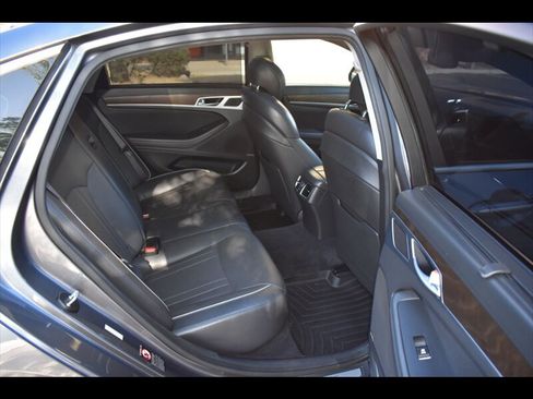Used 2015 Hyundai Genesis 5.0 RWD image 27