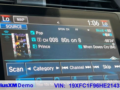 Used 2017 Honda Civic Touring image 32
