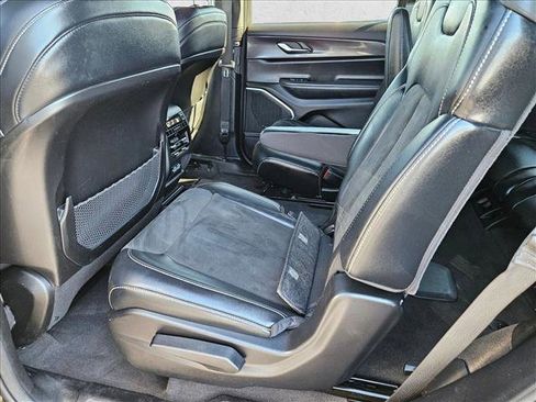 Used 2021 Jeep Grand Cherokee L Laredo image 18