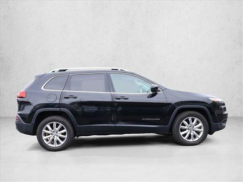 Used 2016 Jeep Cherokee Limited w/ Trailer Tow Group AWD/4WD image 4