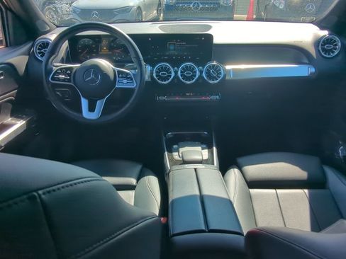 Used 2021 Mercedes-Benz GLB 250 w/ Premium Package image 2