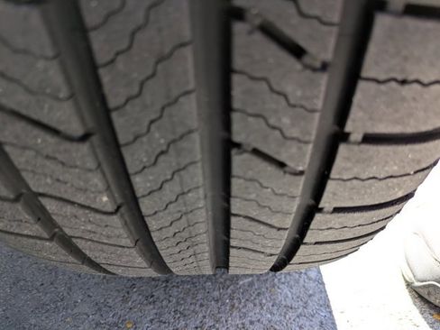 Used 2019 Toyota Highlander XLE image 12