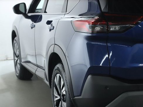 Used 2023 Nissan Rogue SV image 40