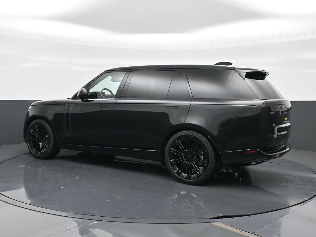 Used 2026 Land Rover Range Rover Long Wheelbase SE AWD/4WD image 2
