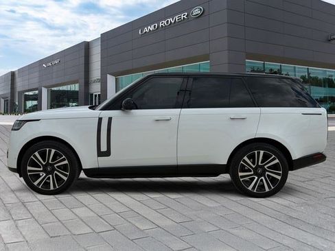 Used 2023 Land Rover Range Rover SE AWD/4WD image 2