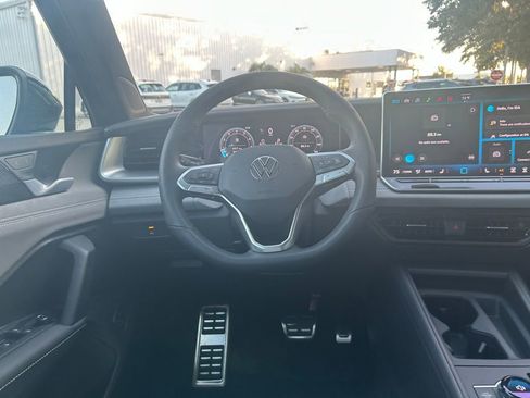 New 2026 Volkswagen Tiguan SE R-Line image 52