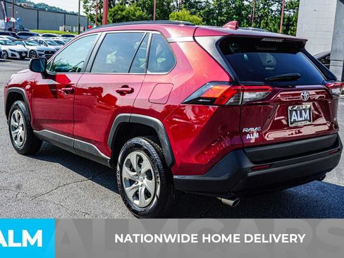 Used 2021 Toyota RAV4 LE FWD image 5