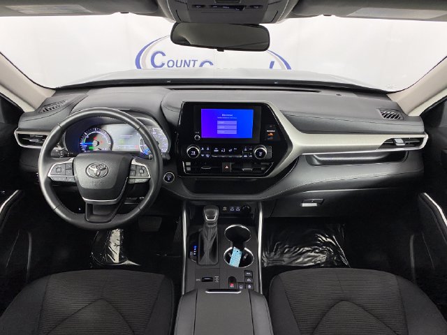 Used 2024 Toyota Highlander LE AWD/4WD image 15