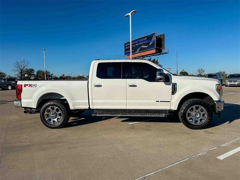 Used 2022 Ford F250 Lariat w/ Chrome Package image 2