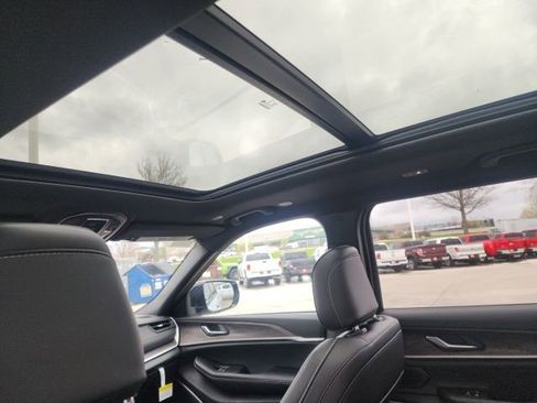 New 2026 Jeep Grand Cherokee L Limited image 2