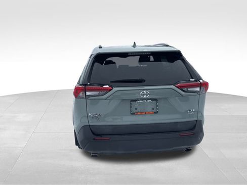 Used 2020 Toyota RAV4 XLE image 4