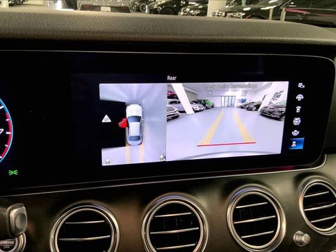 Used 2022 Mercedes-Benz E 350 Sedan image 25