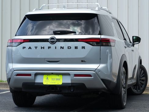 Used 2022 Nissan Pathfinder SL w/ SL Premium Package FWD image 4