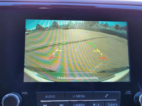 Used 2022 Nissan Frontier SV image 25