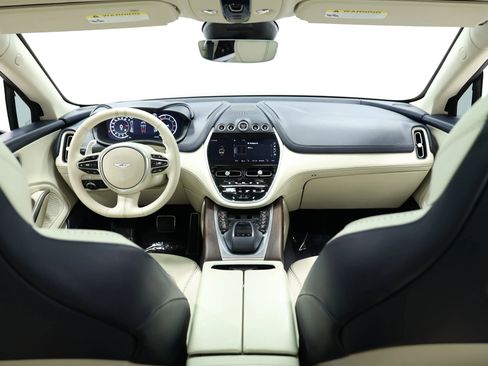 Used 2021 Aston Martin DBX AWD/4WD image 31